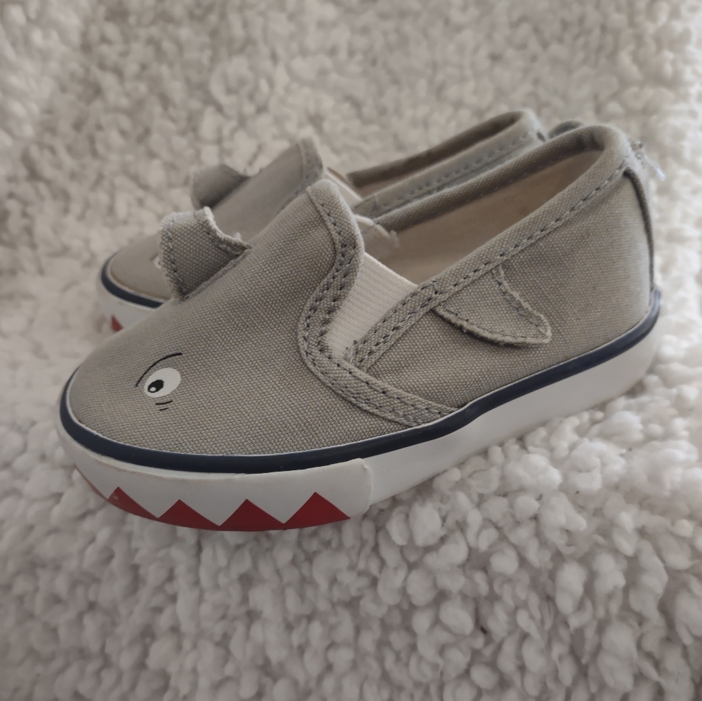 *FINAL Price Gymboree sz 5 Toddler/baby Shark Shoes NWOT - Picture 2 of 5